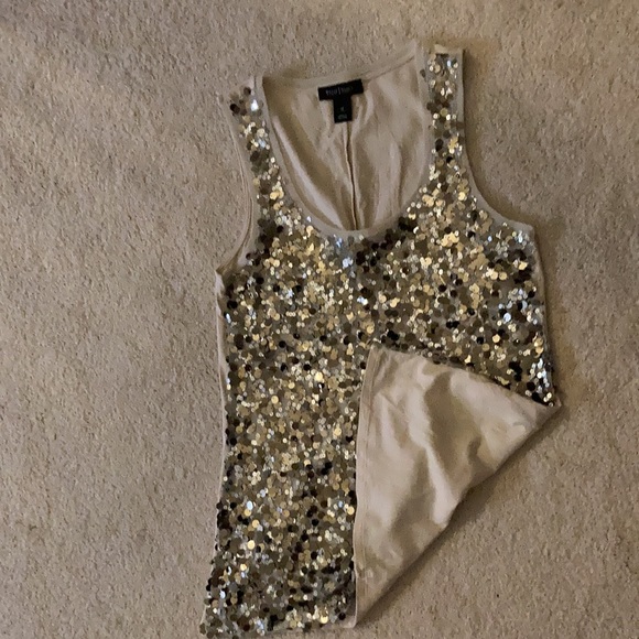 Top Size M, New without tag. It has been washed but never used. - Picture 2 of 5